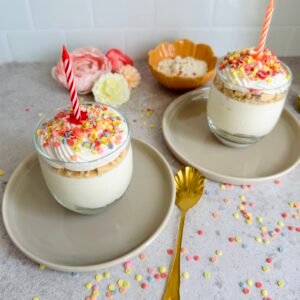 Eiwitrijke Birthday cake glaasjes